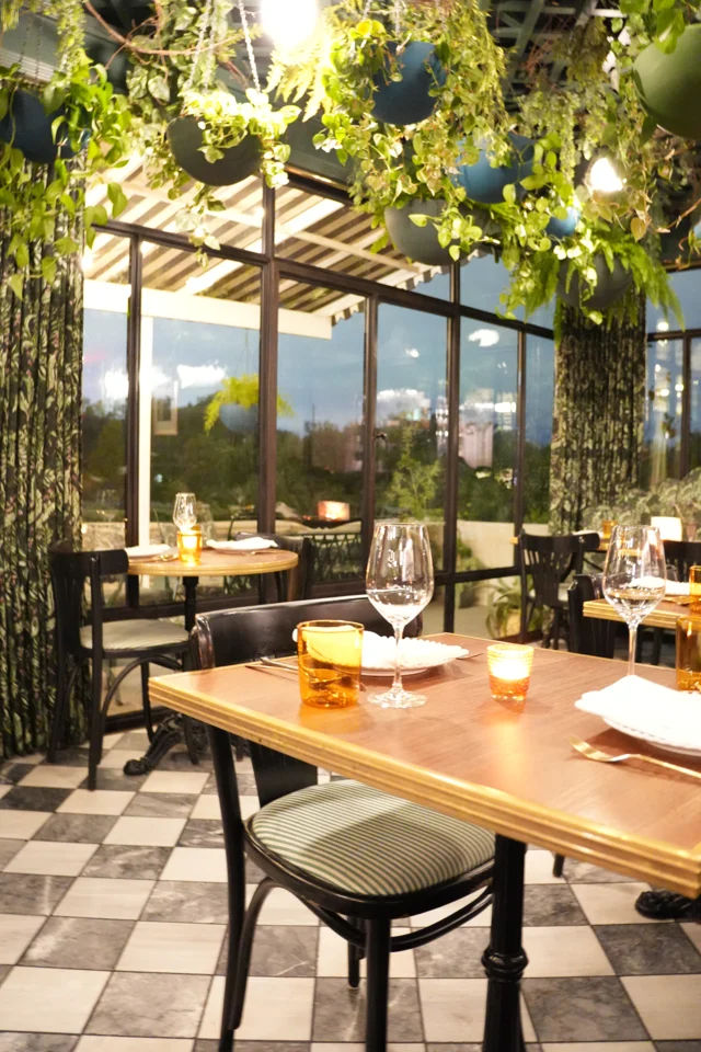 The garden atmosphere inside Lutie’s